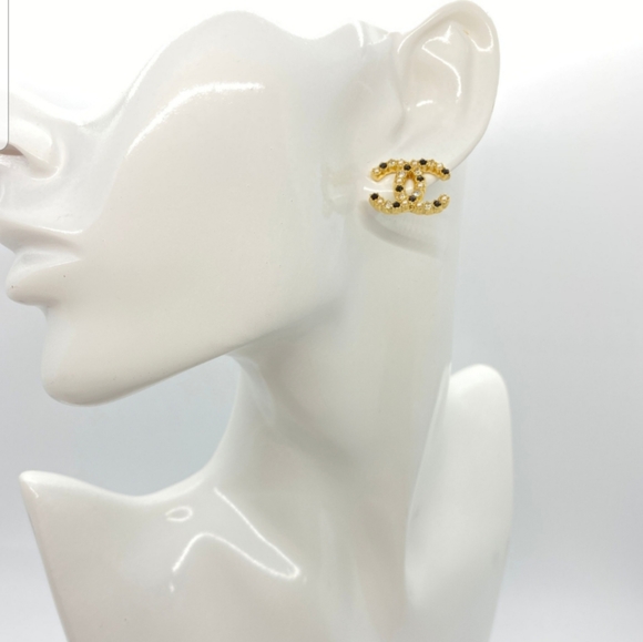 *SOLD*CHANEL 2021 COLLECTION EARRINGS-BRAND NEW!! - Picture 2 of 7